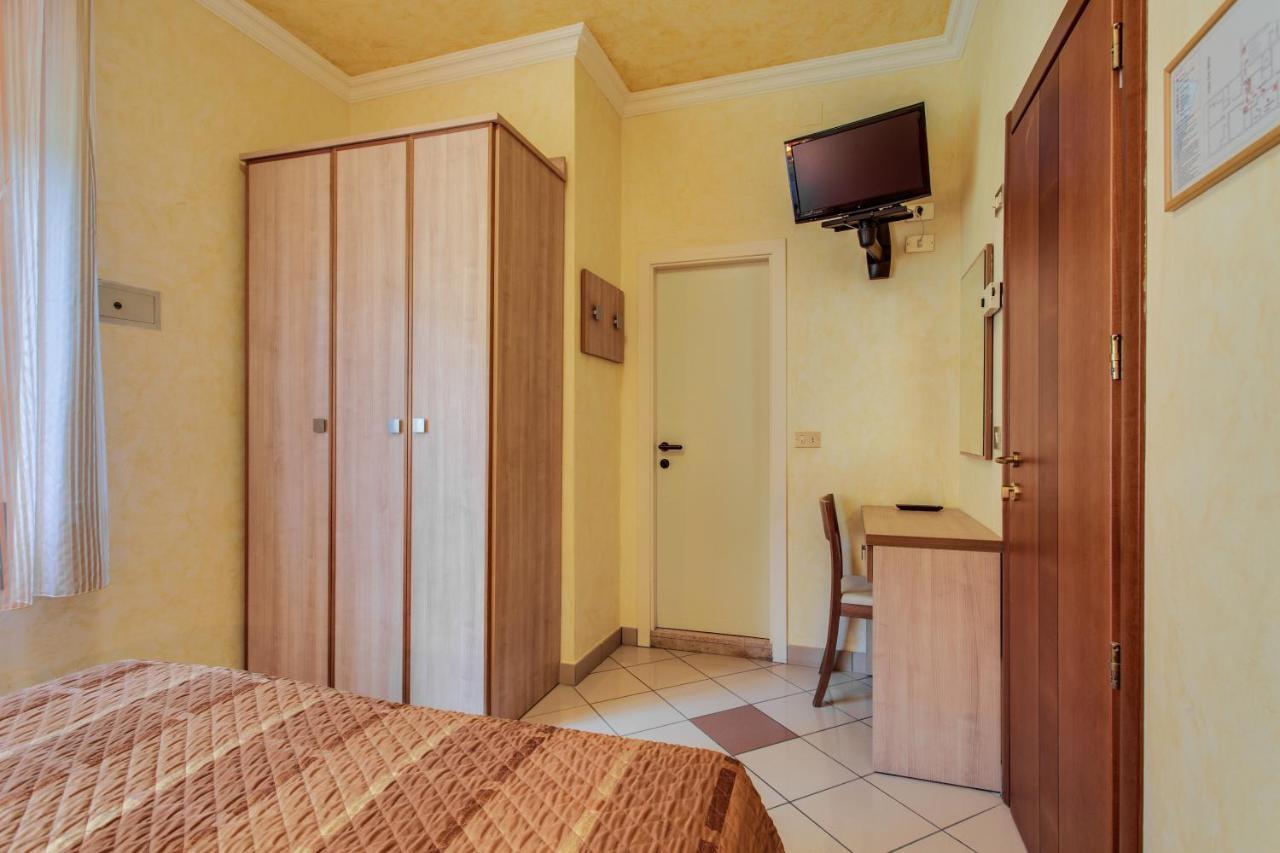 Hotel Dolcevita Cesena Bagian luar foto