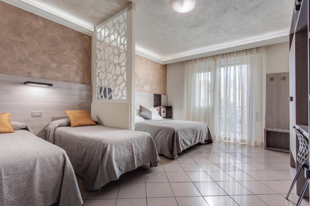 Hotel Dolcevita Cesena Bagian luar foto