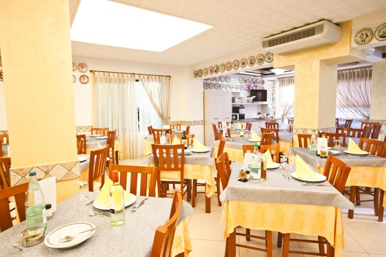 Hotel Dolcevita Cesena Bagian luar foto