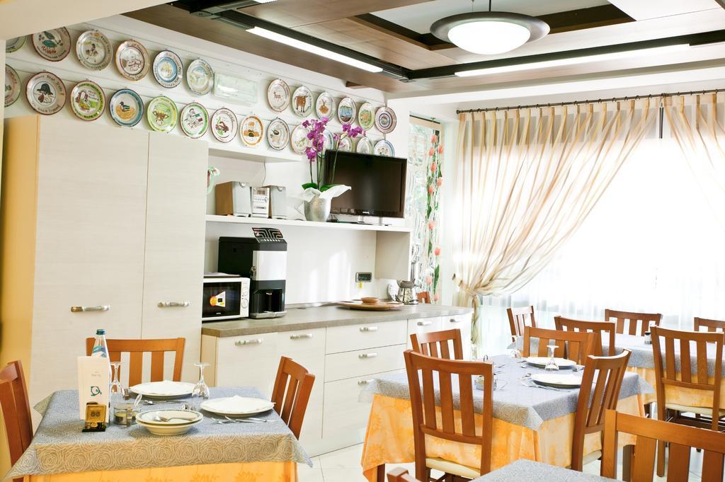 Hotel Dolcevita Cesena Bagian luar foto