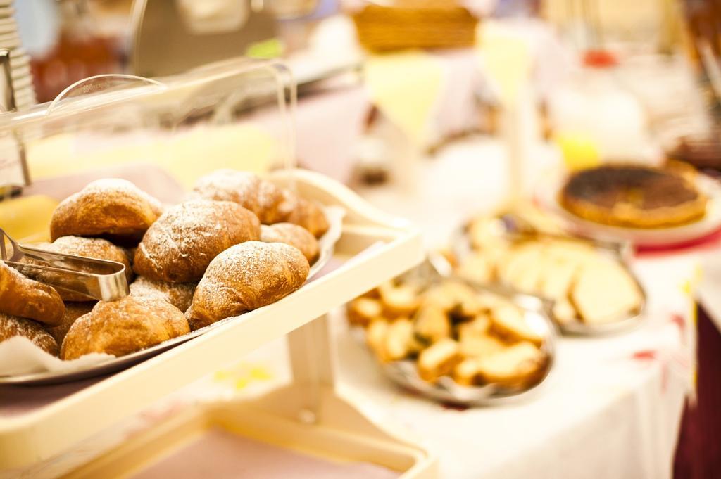 Hotel Dolcevita Cesena Bagian luar foto