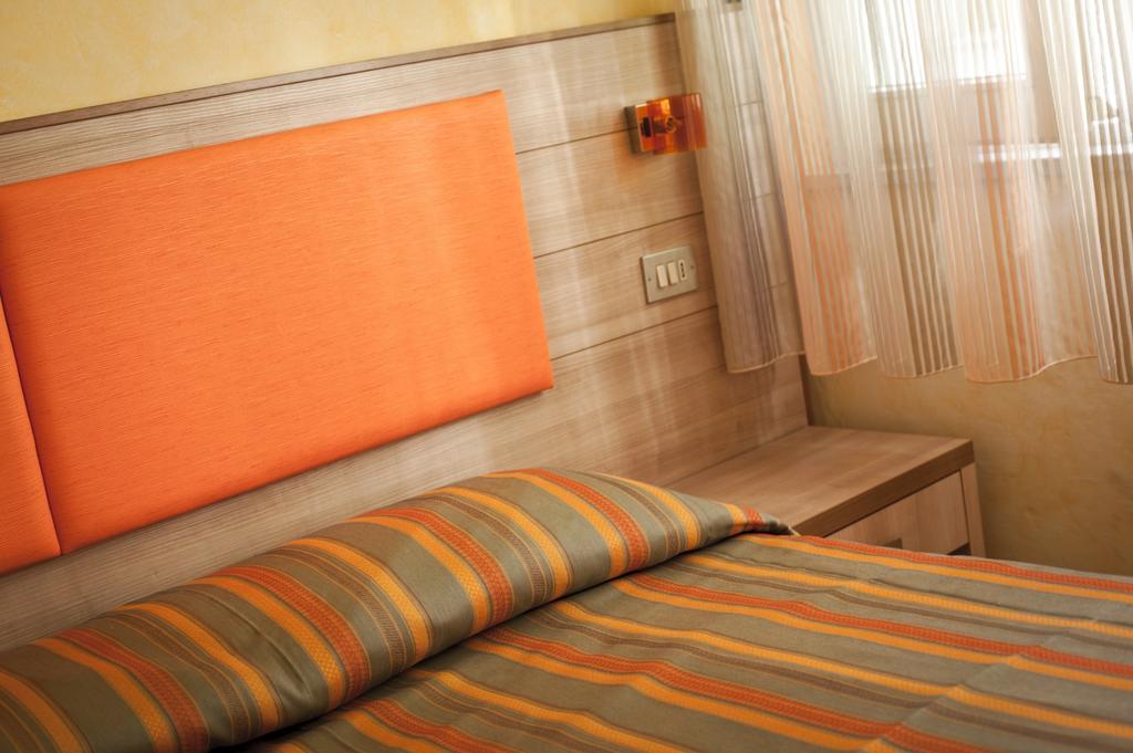 Hotel Dolcevita Cesena Bagian luar foto