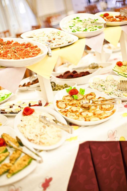 Hotel Dolcevita Cesena Bagian luar foto