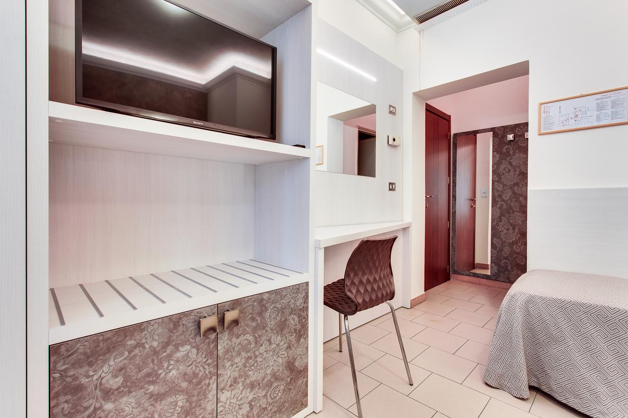 Hotel Dolcevita Cesena Bagian luar foto