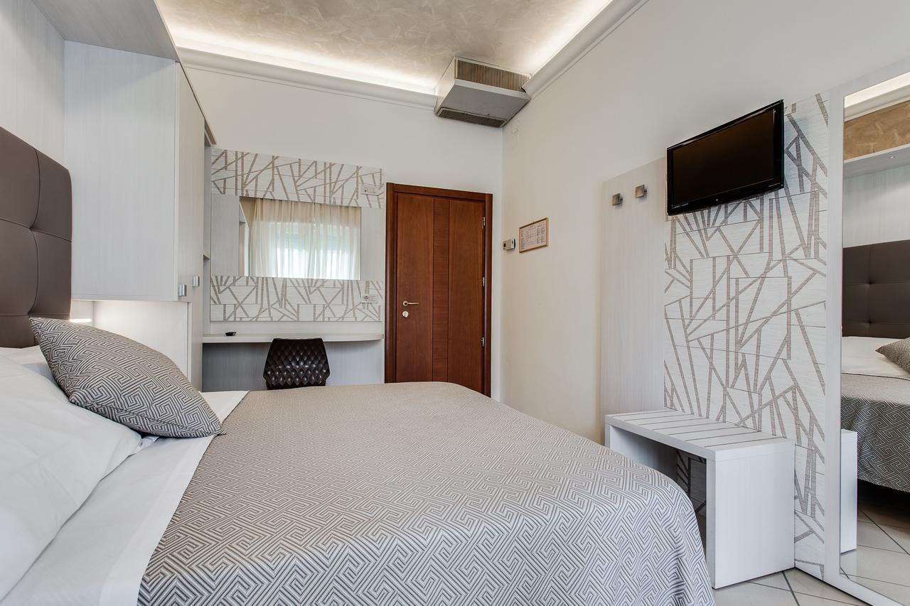 Hotel Dolcevita Cesena Bagian luar foto