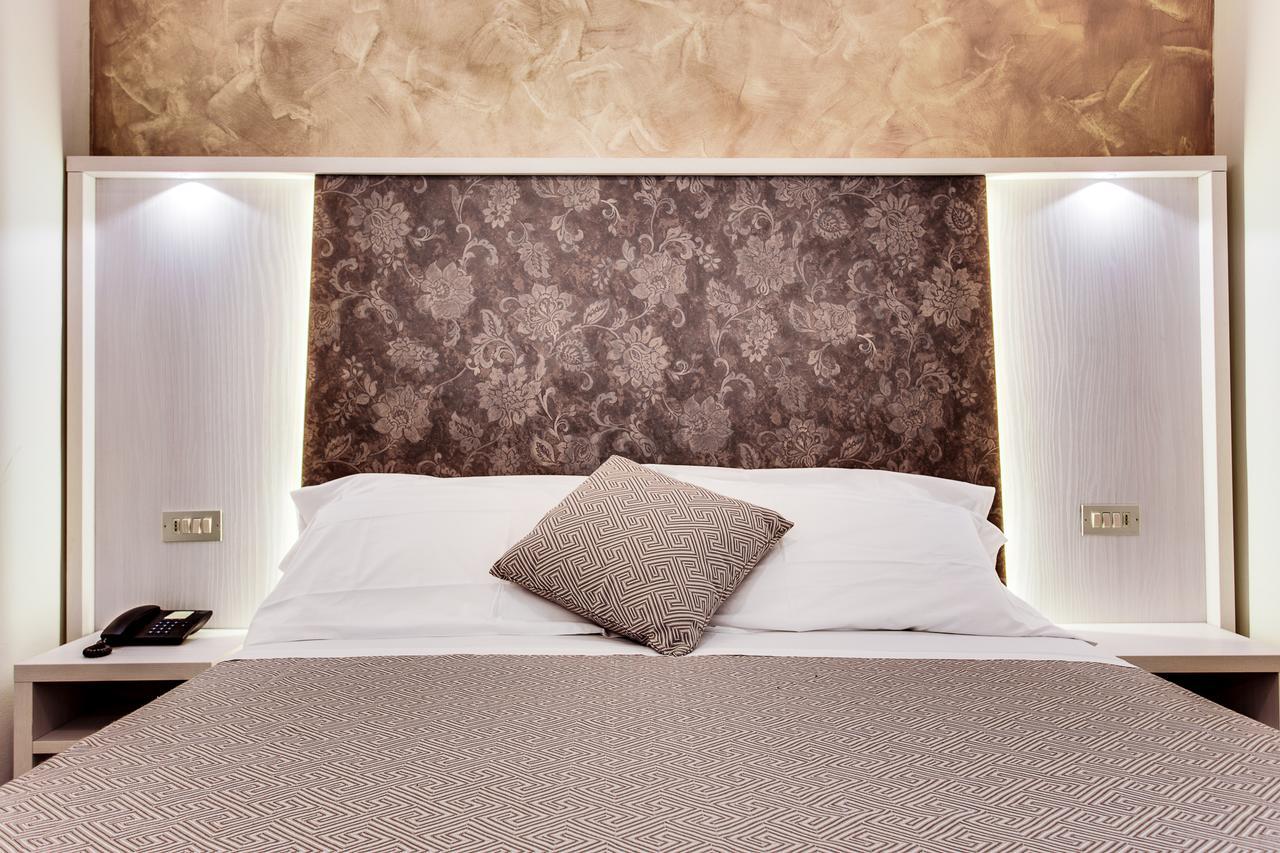 Hotel Dolcevita Cesena Bagian luar foto