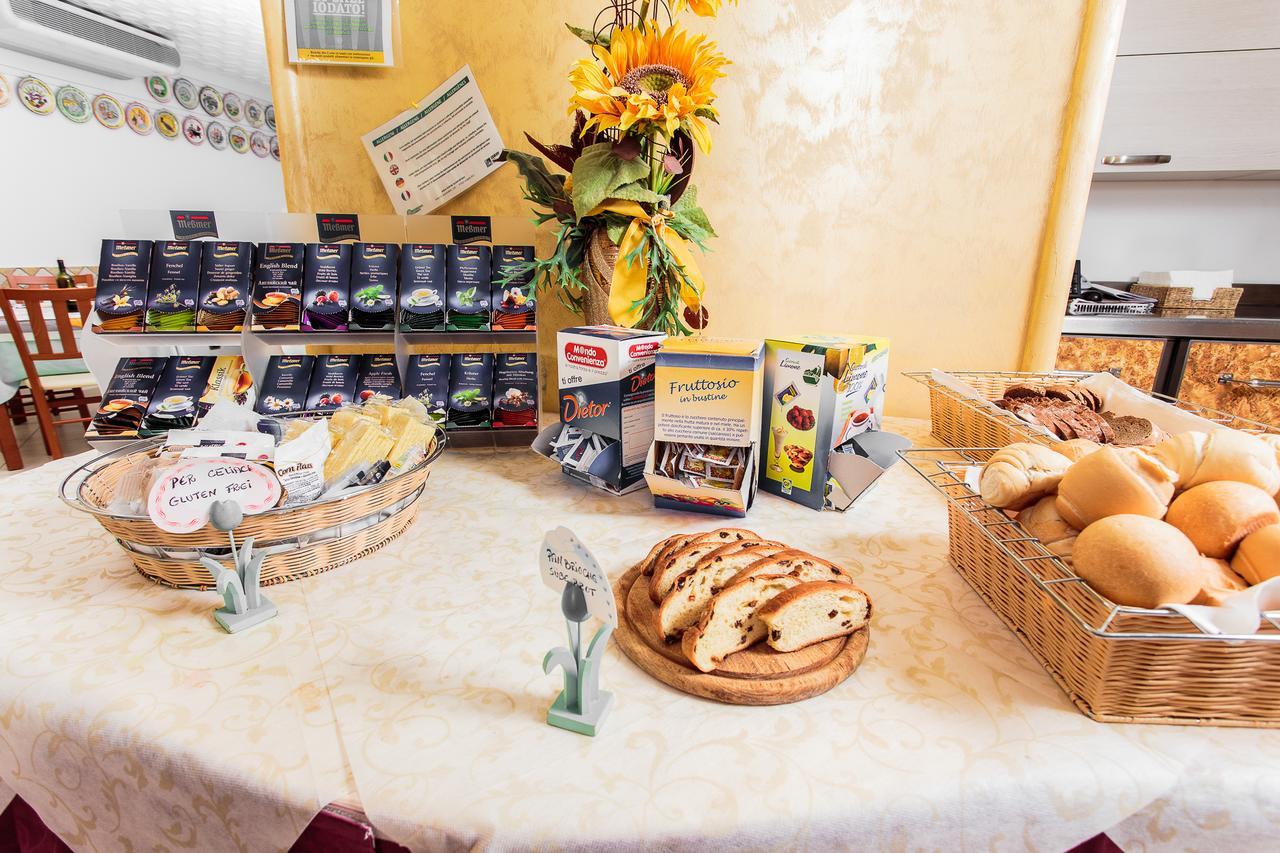 Hotel Dolcevita Cesena Bagian luar foto